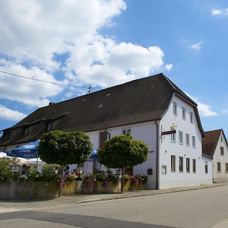 נוינבורג אם ריין Gasthof Zum Kreuz מראה חיצוני תמונה